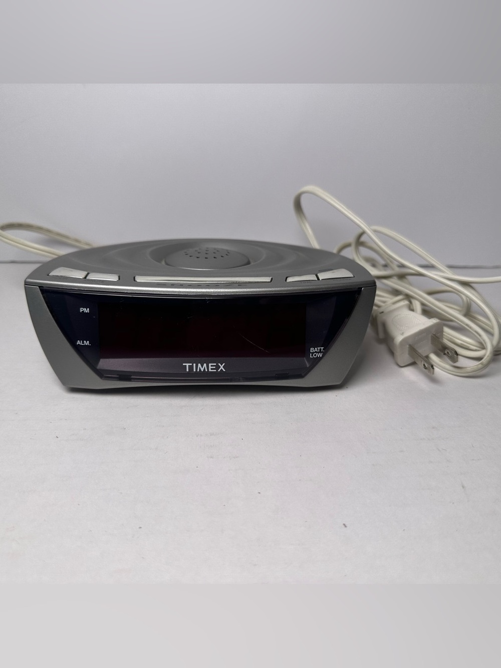 Timex T-110T Super Loud Digital Alarm Clock with 9V Battery Backup Tested Works